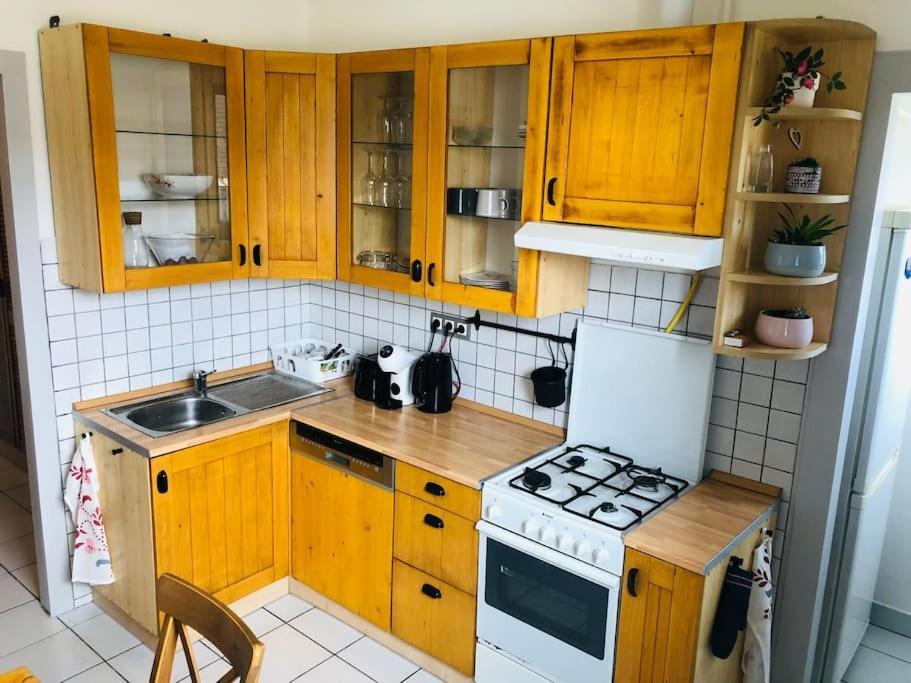 Awesome, 15 Mins To Center Home Budapest Bagian luar foto